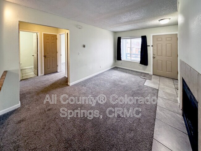 Foto del edificio - 915 Hathaway Dr