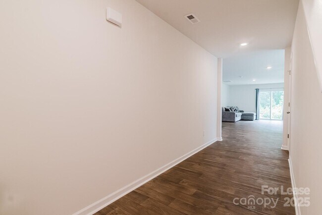 Foto del edificio - 2226 Redstone Dr