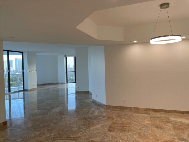 Building Photo - 3600 Yacht Club Dr