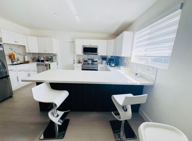 Foto del edificio - 75 SW 18th Ave