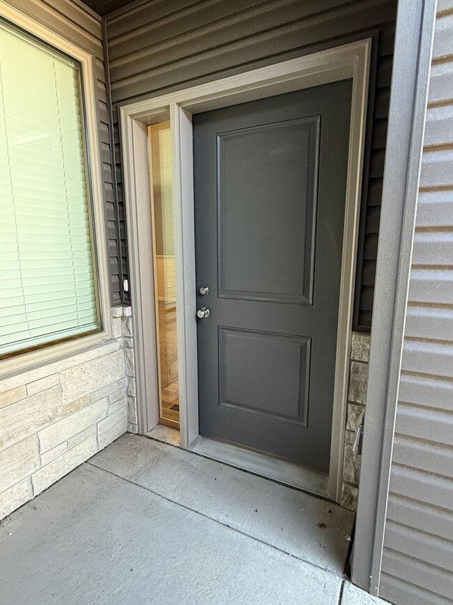 Building Photo - Brand New 2 bed/2.5 bath ranch townhome