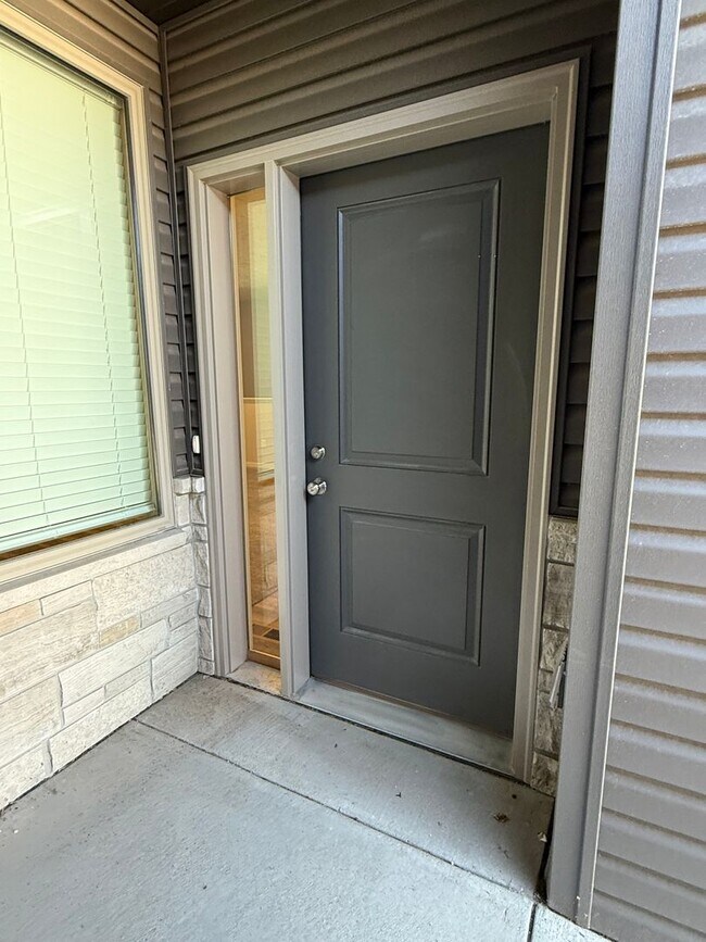 Foto del edificio - Brand New 2 bed/2.5 bath ranch townhome