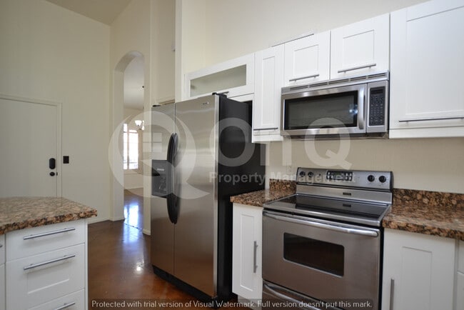 Building Photo - LAKE COMMUNITY! Gilbert 4 Bedroom 2 Bath H...