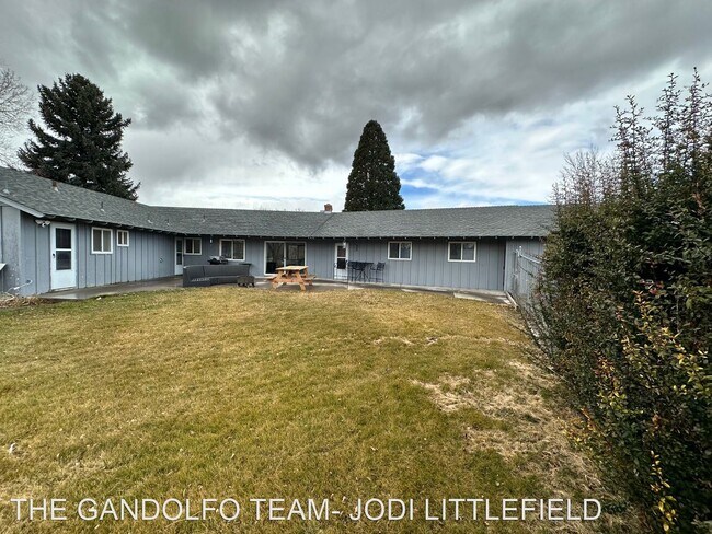 Foto del edificio - 3 br, 2 bath House - 305 N Moana Lane