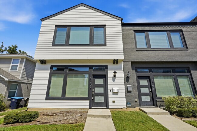 Foto del edificio - 3205 Forest Park Blvd