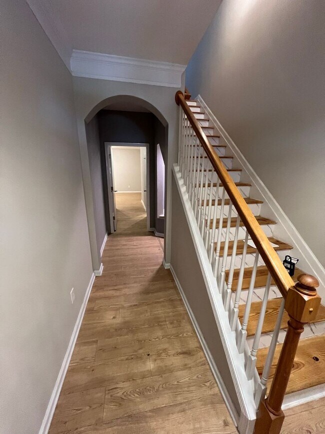 Foto del edificio - 821 Tulip Poplar Way