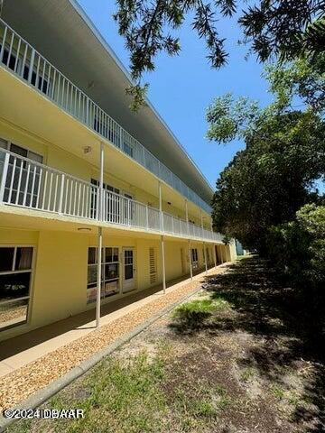 Building Photo - 717 S Beach St