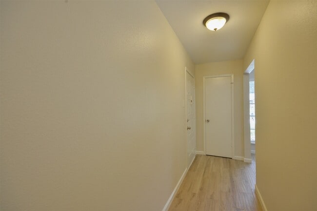 Building Photo - 2755 Foliage Green Dr