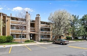 Building Photo - 1074 S Dearborn St