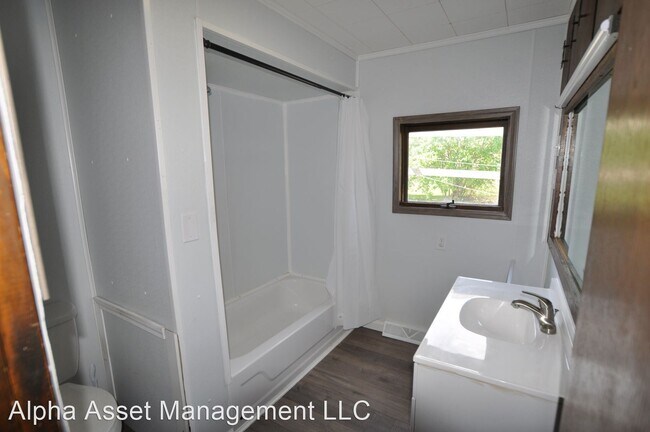 Building Photo - 2 br, 1 bath House - 409 East Garfield, Un...