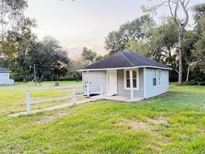 Building Photo - 17119 TX-35