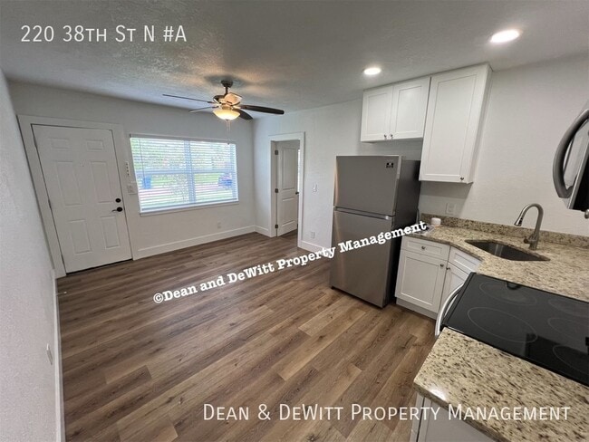 Foto del edificio - 220 38th St N