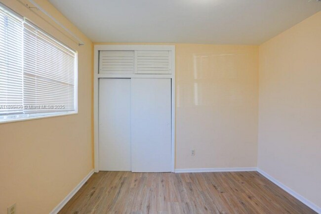 Foto del edificio - 716 NE 7th St