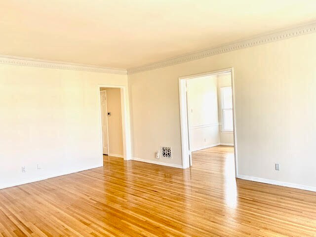 de sala a comedor - 356 S La Jolla Ave