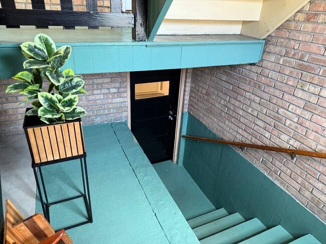Foto del edificio - 5430 W Berteau Ave