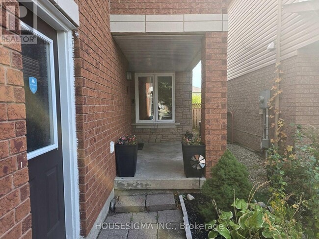 Building Photo - 97 Stonecairn Dr