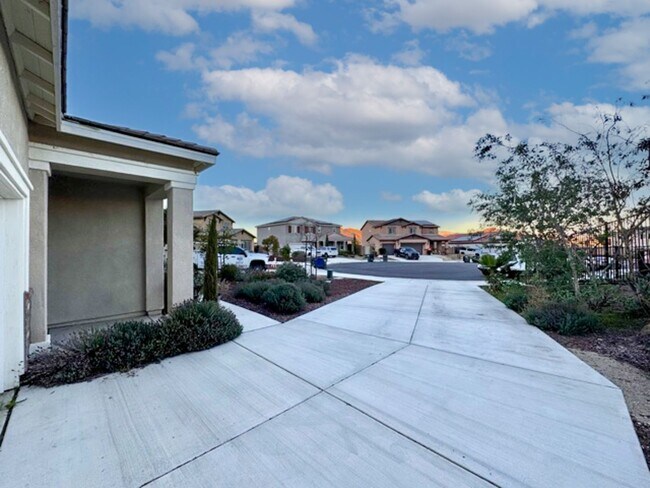 Building Photo - Coming Soon! Upgraded 3 Bedroom + Loft Home on Corner Lot with Solar in Winchester!