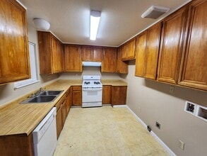 Building Photo - 1425 Eucalyptus Ave