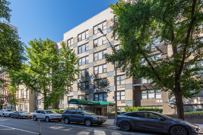 Building Photo - 225 E 26th St