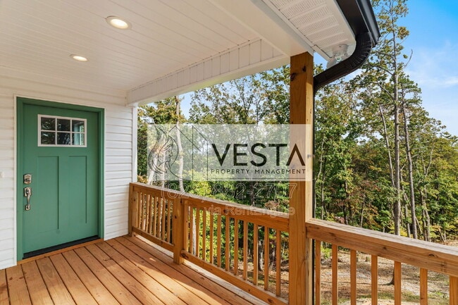 Building Photo - 430 Hague Dr