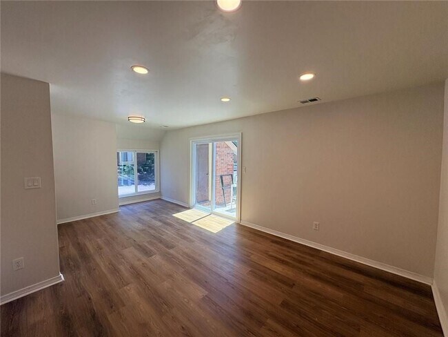 Building Photo - 25 Country Pl Ct