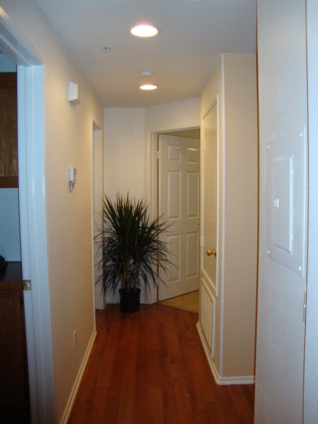 Building Photo - 26456 Arboretum Way