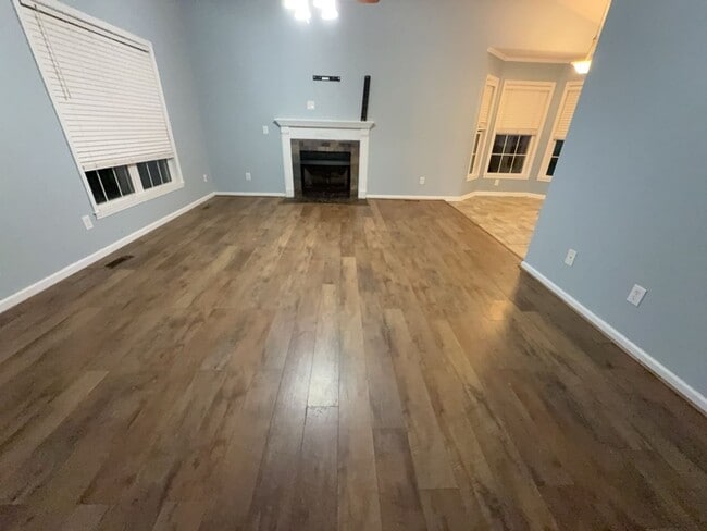 Building Photo - Justice Rd Avail for Rent!