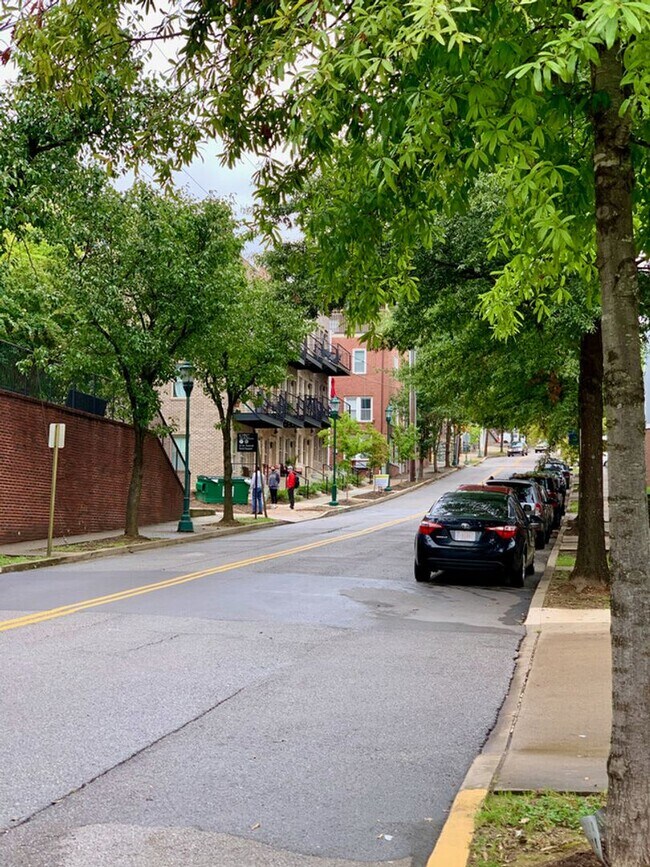 Foto del edificio - 811 Douglas St