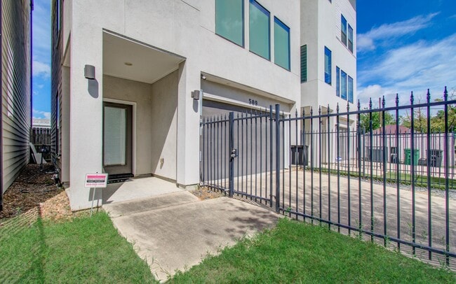 Building Photo - 509 Gregg St