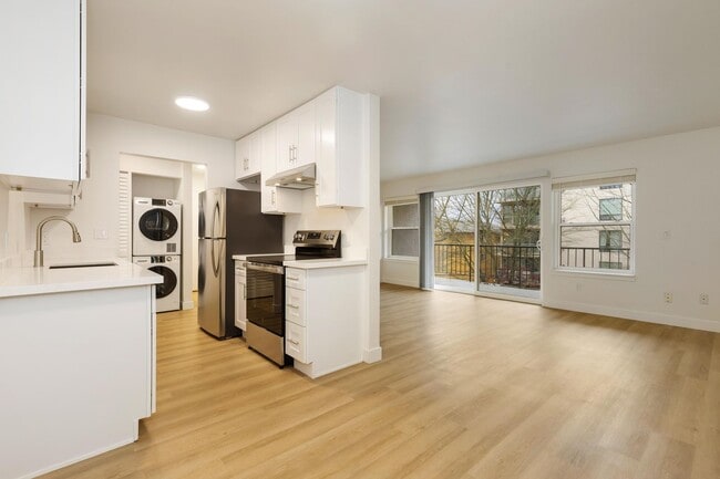 Interior Photo - Residence 620