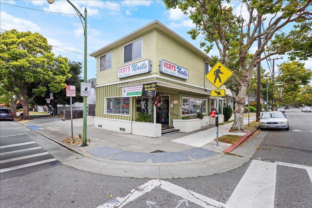 Primary Photo - 901 Central Ave
