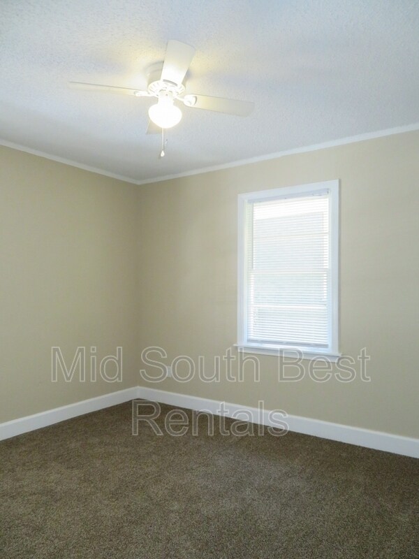 Foto del edificio - 1692 Baine Ave