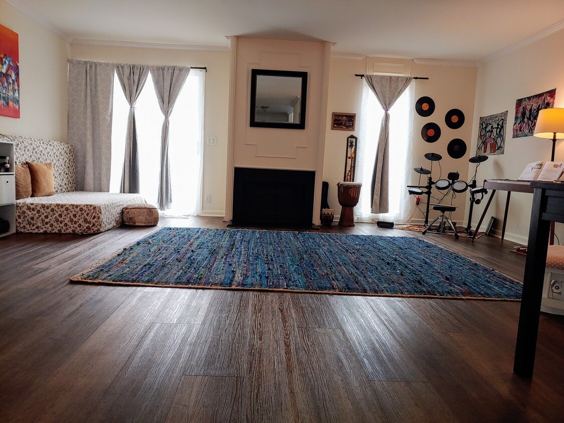 Living room - 3153 Orleans E