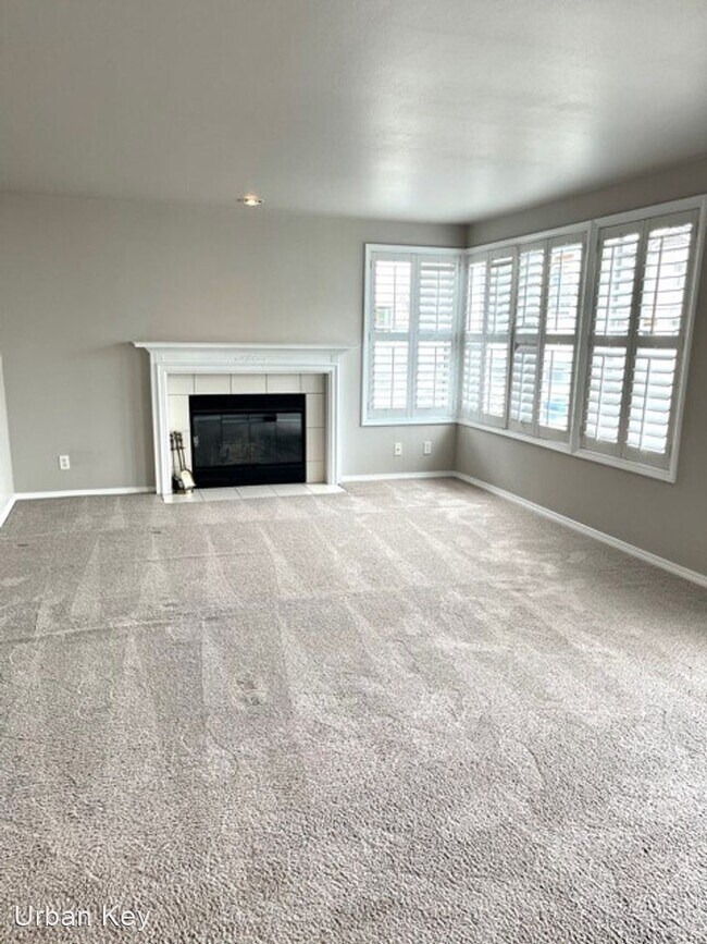 Building Photo - 2 br, 2 bath House - 3022 63rd Ave SW Unit...