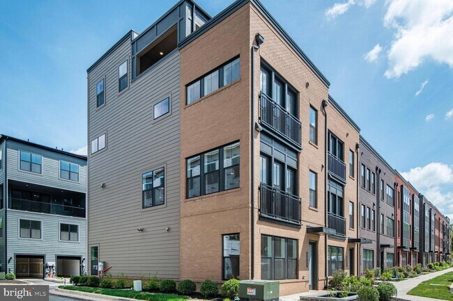 Foto del edificio - 5933 Stonehenge Pl
