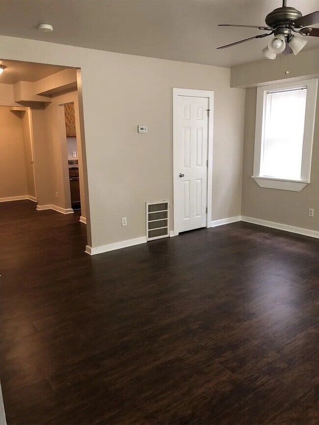 Foto del edificio - 2804 N Robinson Ave