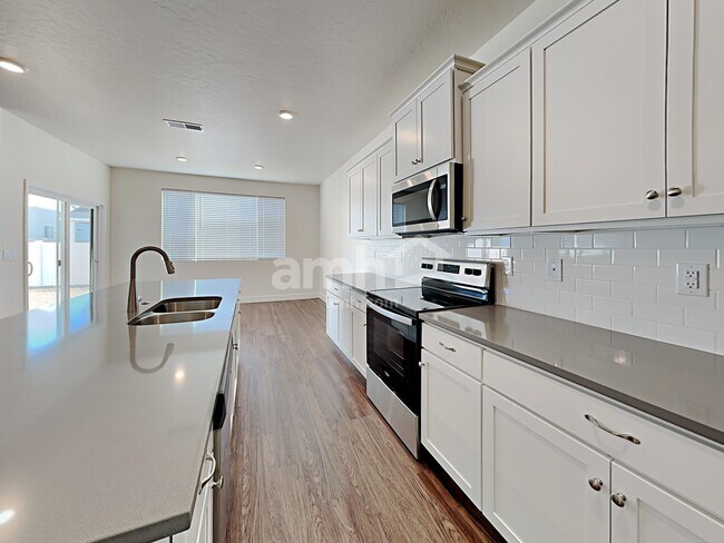 Building Photo - 5057 W White Ash Ct