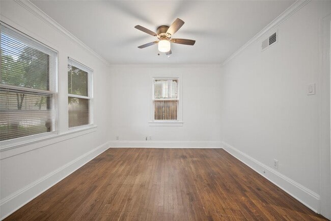 Building Photo - 4605 Harmon Ave
