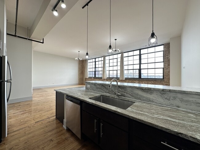 Foto del edificio - 1432 W 21st St