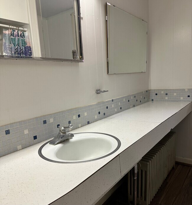 Foto del edificio - 1423 N 8th St