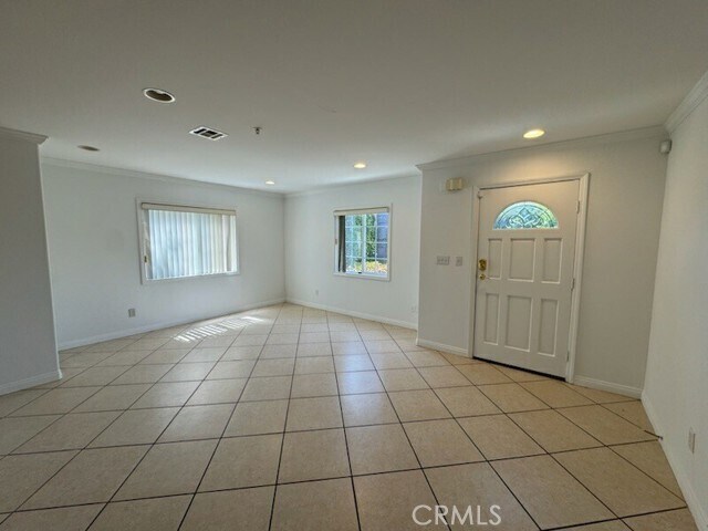 Foto principal - 1927 Cloverfield Blvd