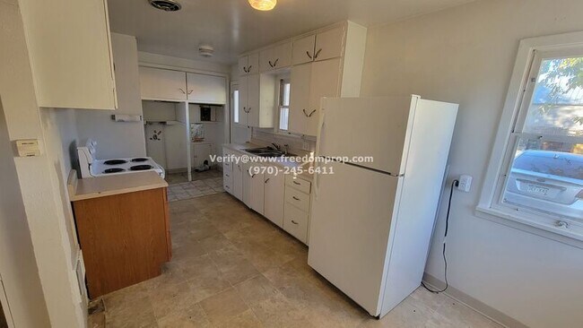 Foto del edificio - 1612 White Ave