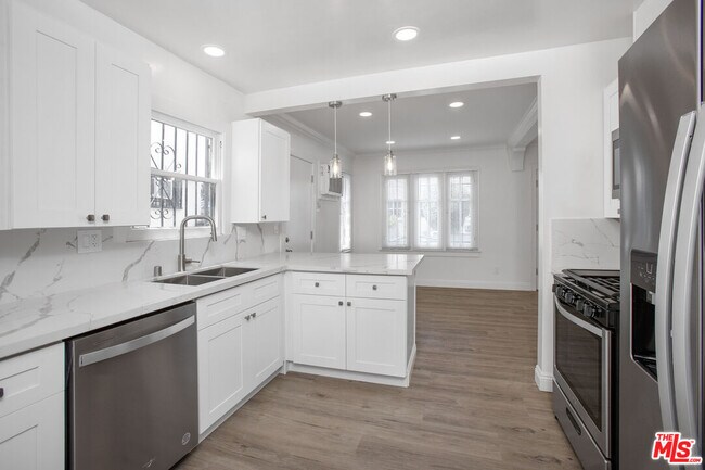 Foto del edificio - 5402 Monroe St