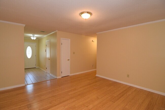 Foto del edificio - 515 Ridgewood Dr