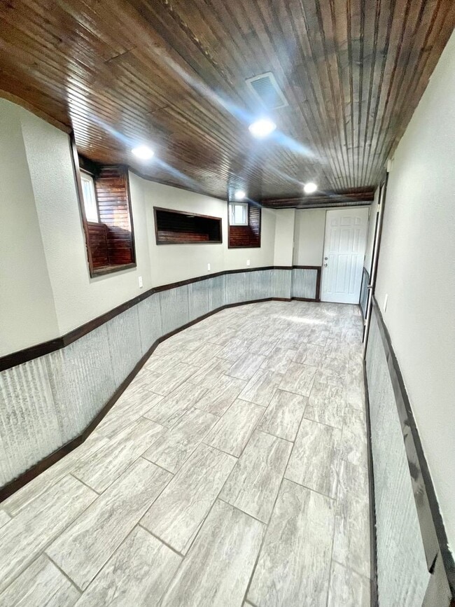 Foto del edificio - Large historic 6 bedroom 3 bathroom in Bla...