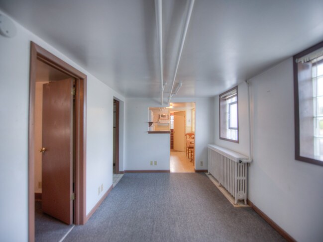 Building Photo - 4606 Pine Ave