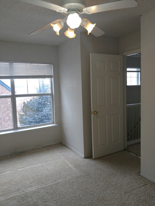 Building Photo - Bright Corner 3BR Condo with Garage in Superior! Available NOW!