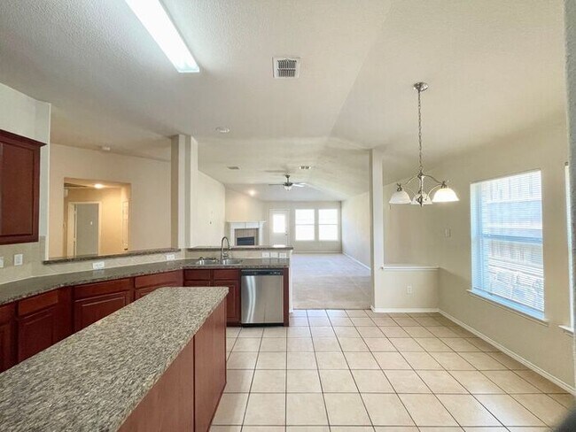 Foto del edificio - 4 Bedroom 1 story Duncanville ISD