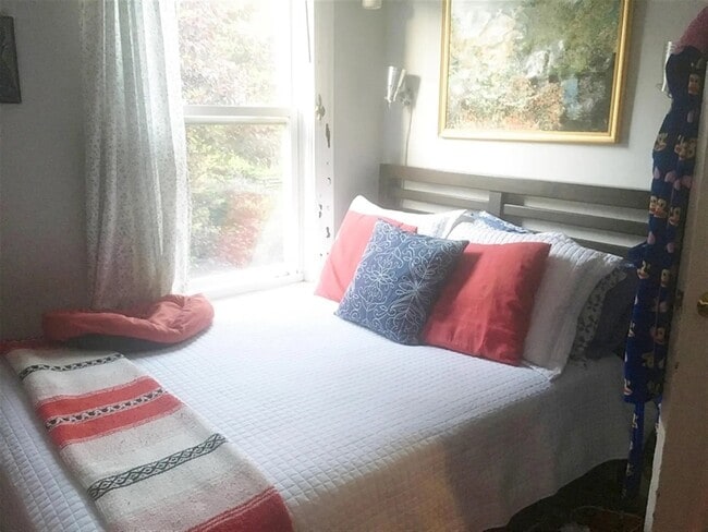 Building Photo - 377 Highland Ave