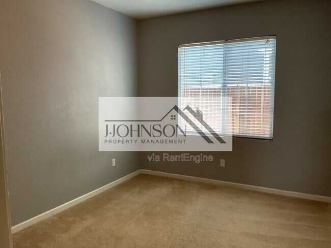 Building Photo - 4343 Middlefield Dr